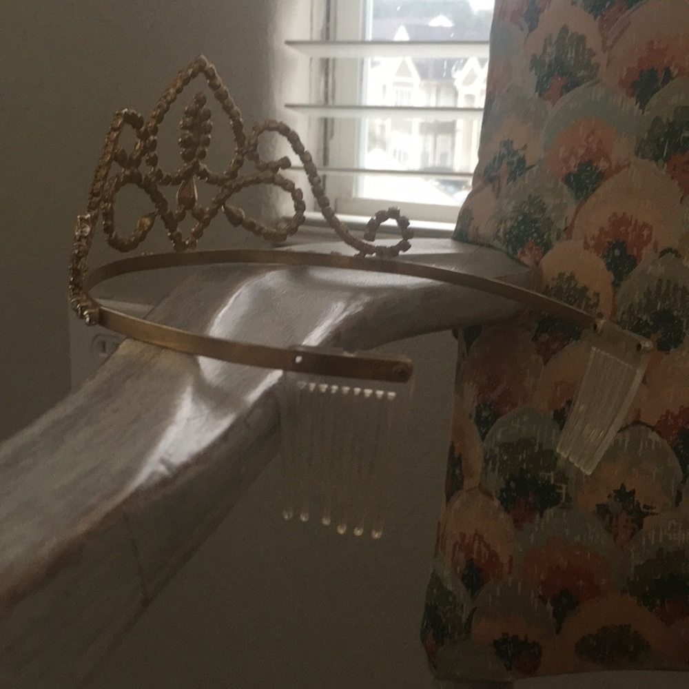 Tiara/Crown - Picture 3 of 10